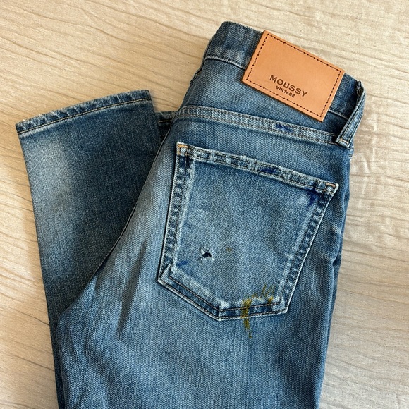 HOT Moussy Jeans